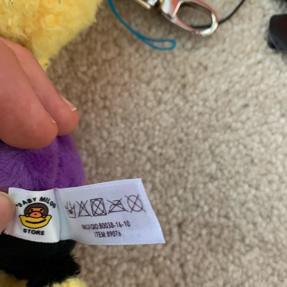 SOLD - Bape A Bathing Ape Giraffe Keychain - Picture 4 of 7